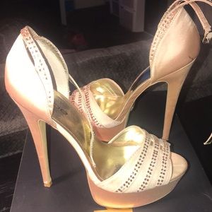 *USED* BEBE Aidann stiletto platform heels sandals Size 8, in Champagne color